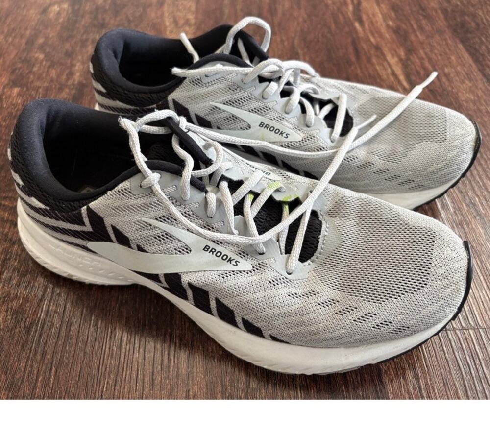 Brooks Launch 5 Grey Black Mens Running Size 7 Athletic Shoes
